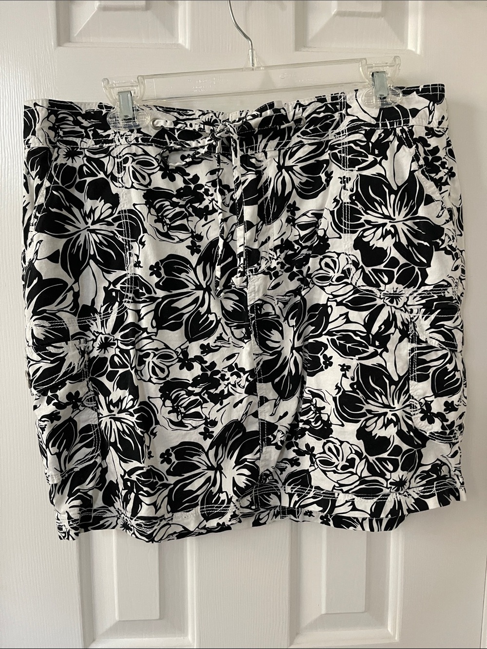 Floral skorts in black and white